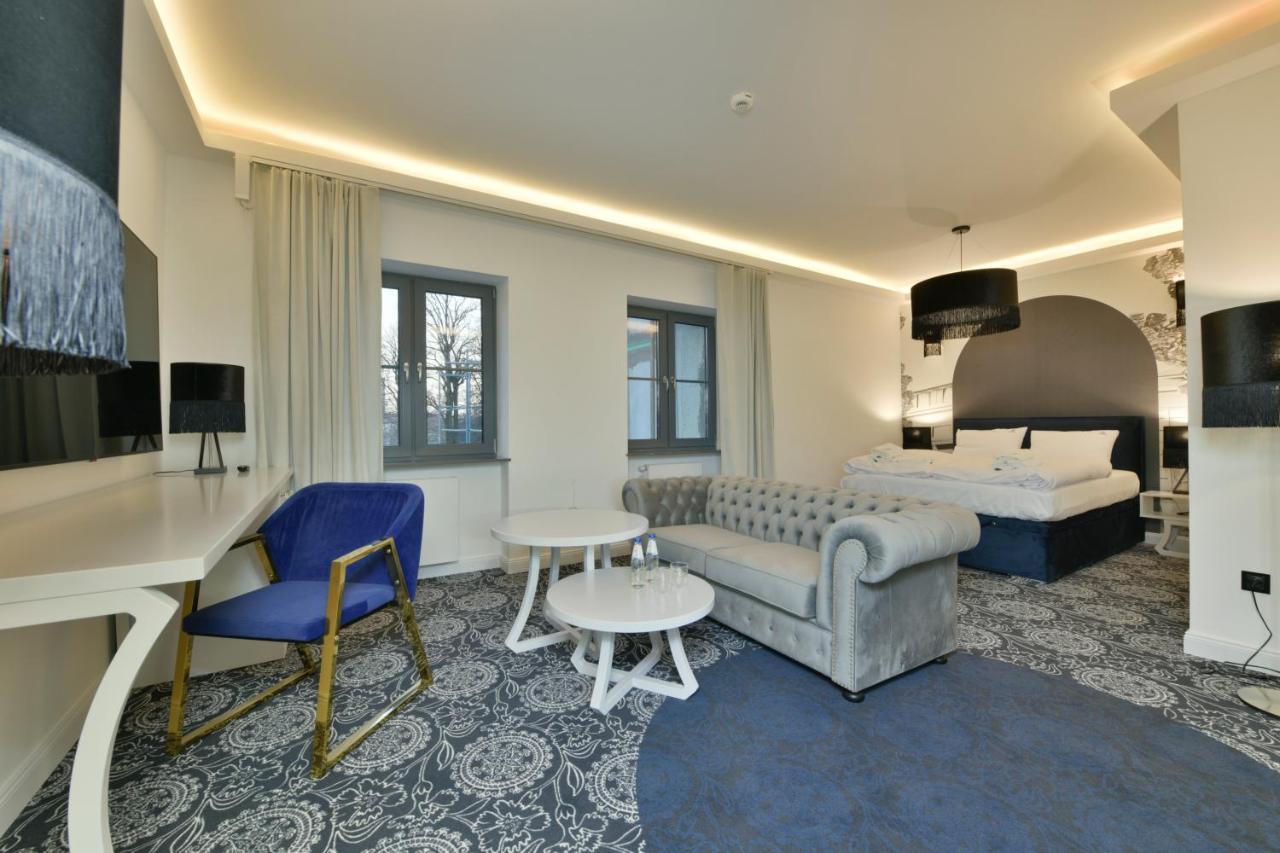 Fregata Kolobrzeg Aparthotel Buitenkant foto