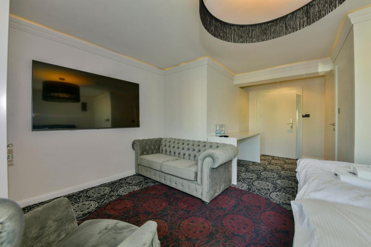Fregata Kolobrzeg Aparthotel Buitenkant foto