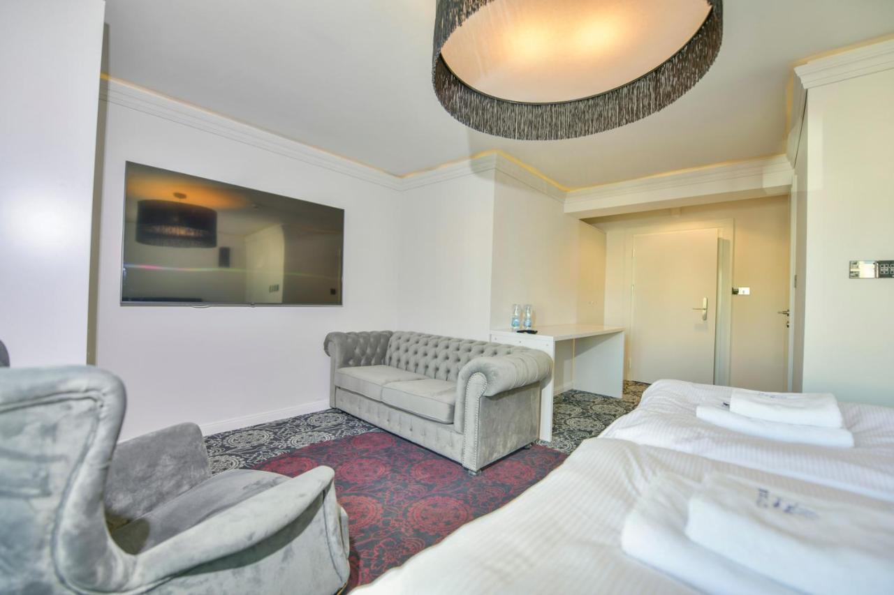Fregata Kolobrzeg Aparthotel Buitenkant foto