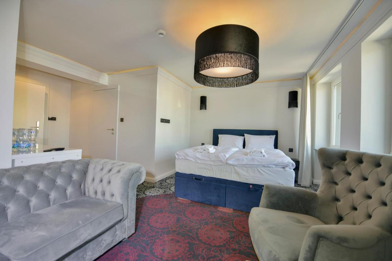 Fregata Kolobrzeg Aparthotel Buitenkant foto
